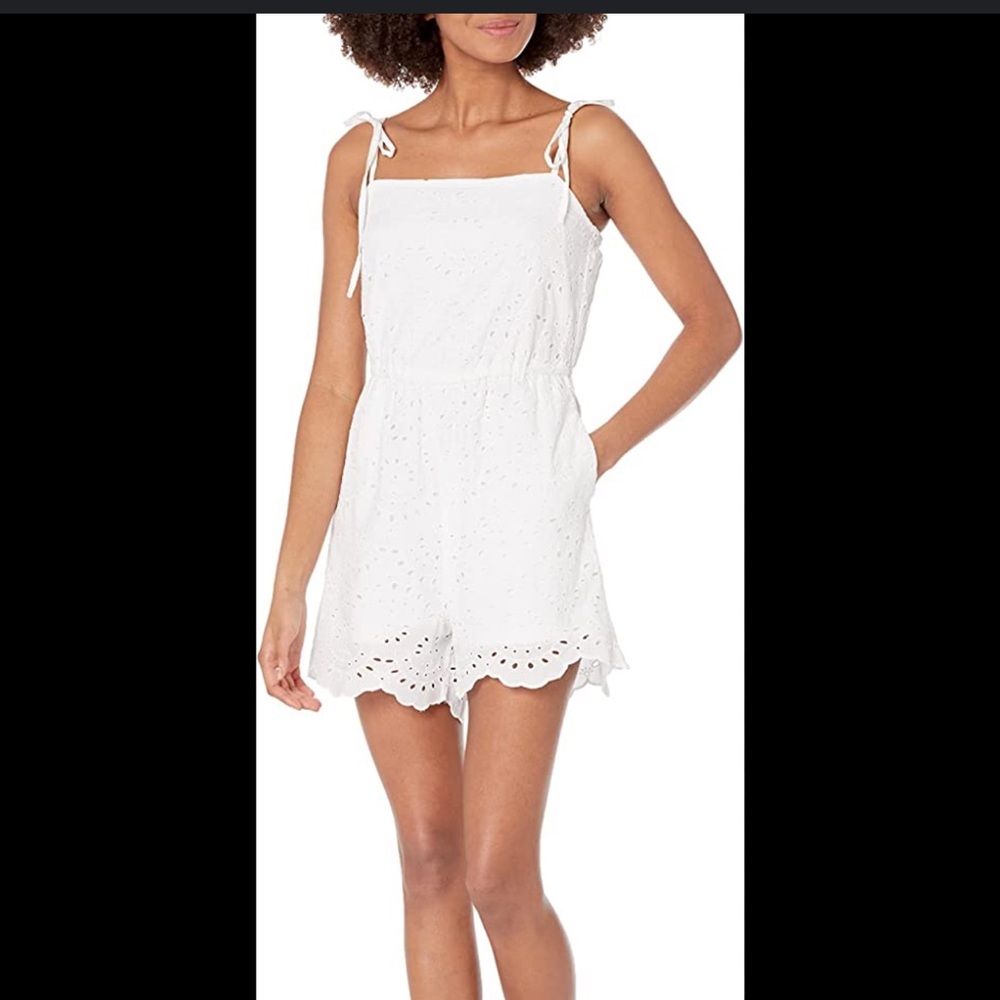 Speechless White Cotton Eyelet Romper Shorts  Scalloped Hem with Pockets Small